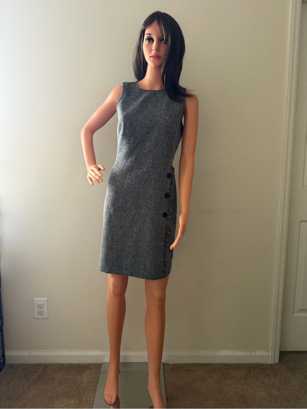 LOFT women’s 2 Gray Sleeveless Shift Dress with Side Buttons ruffled